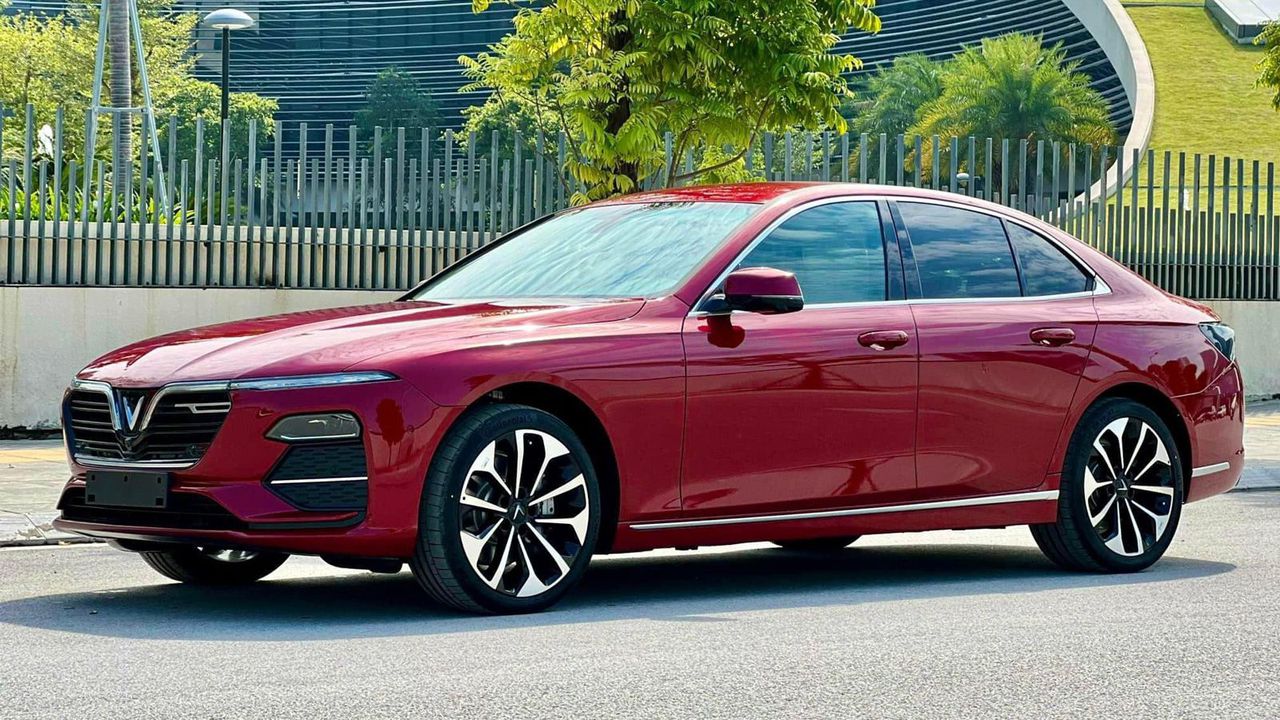 Thuê xe tự lái VINFAST LUX A2.0 Đà Nẵng