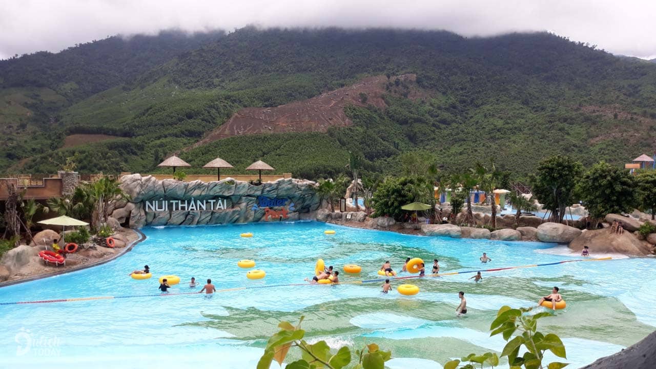 Hồ Tạo Sóng Nhân Tạo Tại Núi Thần Tài