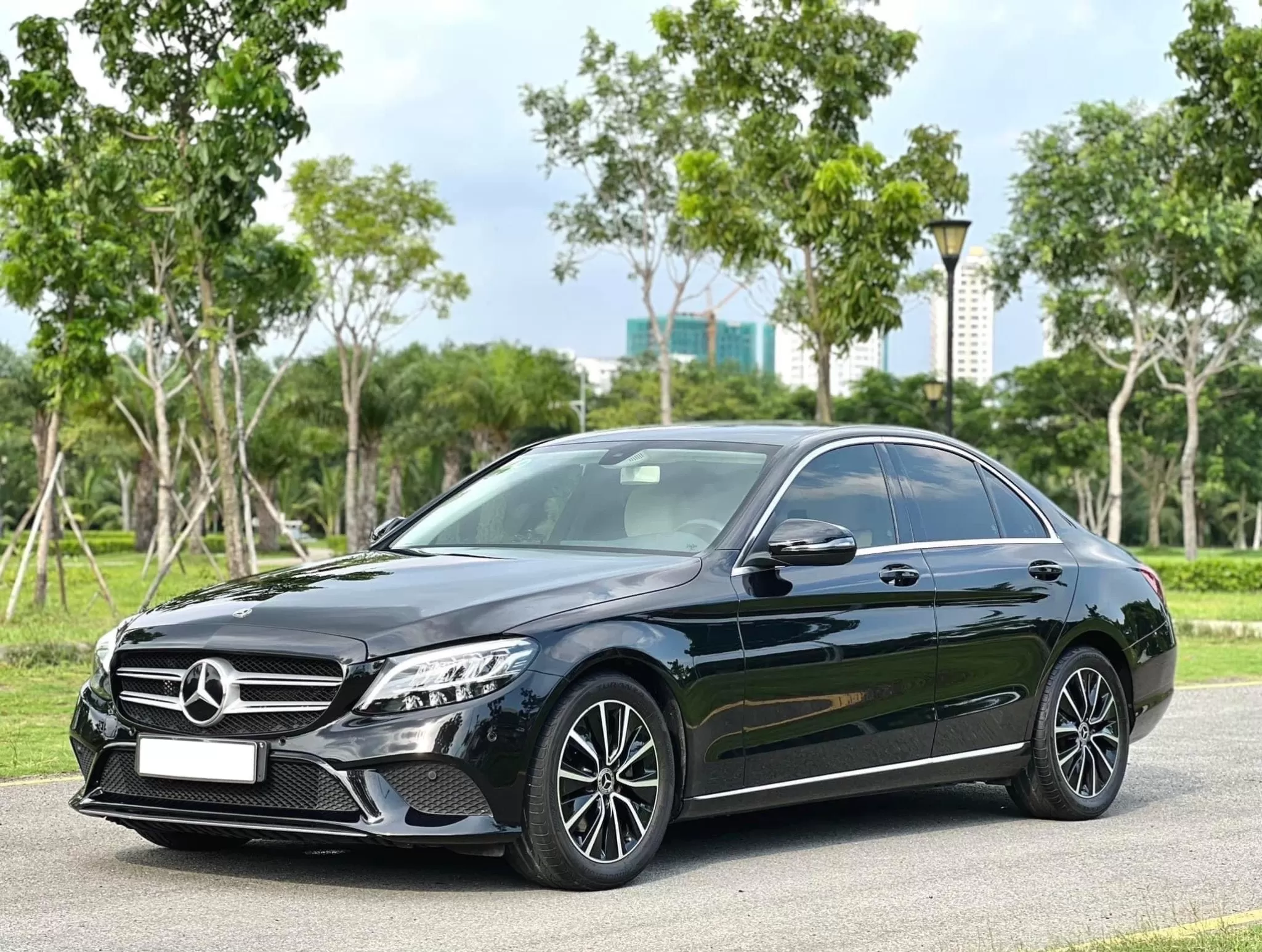 Thuê xe mercedes c200 Đà Nẵng