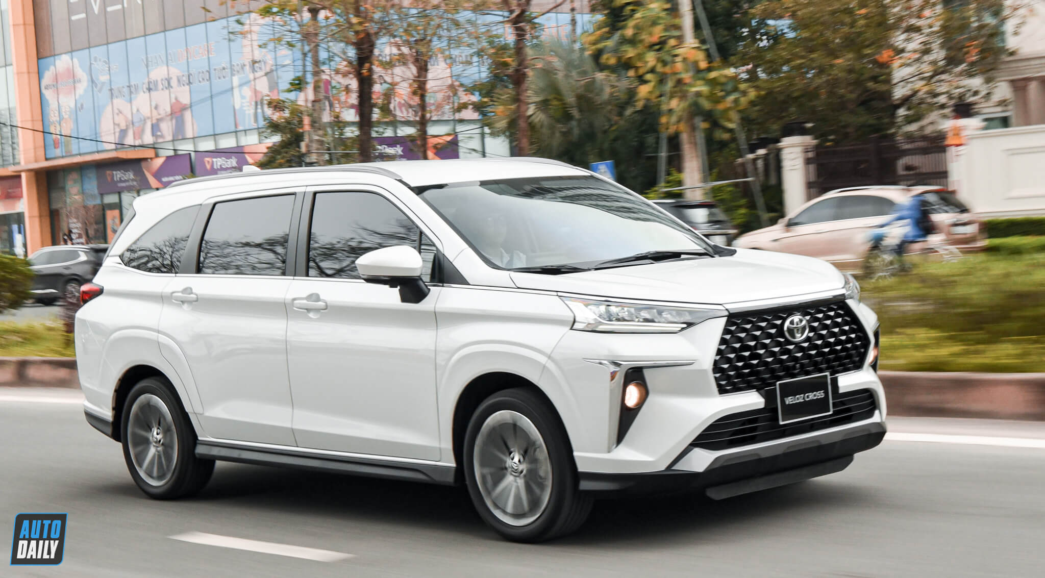 Thuê Xe Toyota Veloz 7 Chỗ Tự Lái Đà Nẵng.