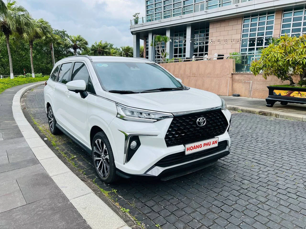 Thuê xe tự lái 7 chỗ Đà Nẵng-Toyota Veloz 