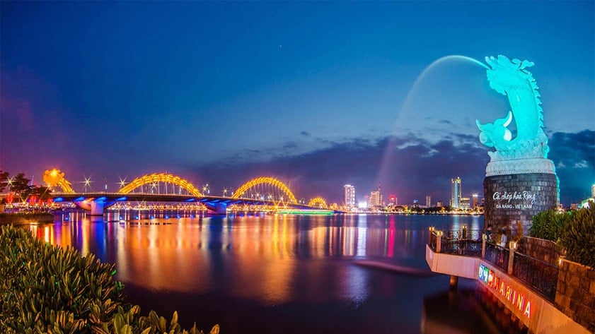 Tượng cá chép hóa rồng Đà Nẵng