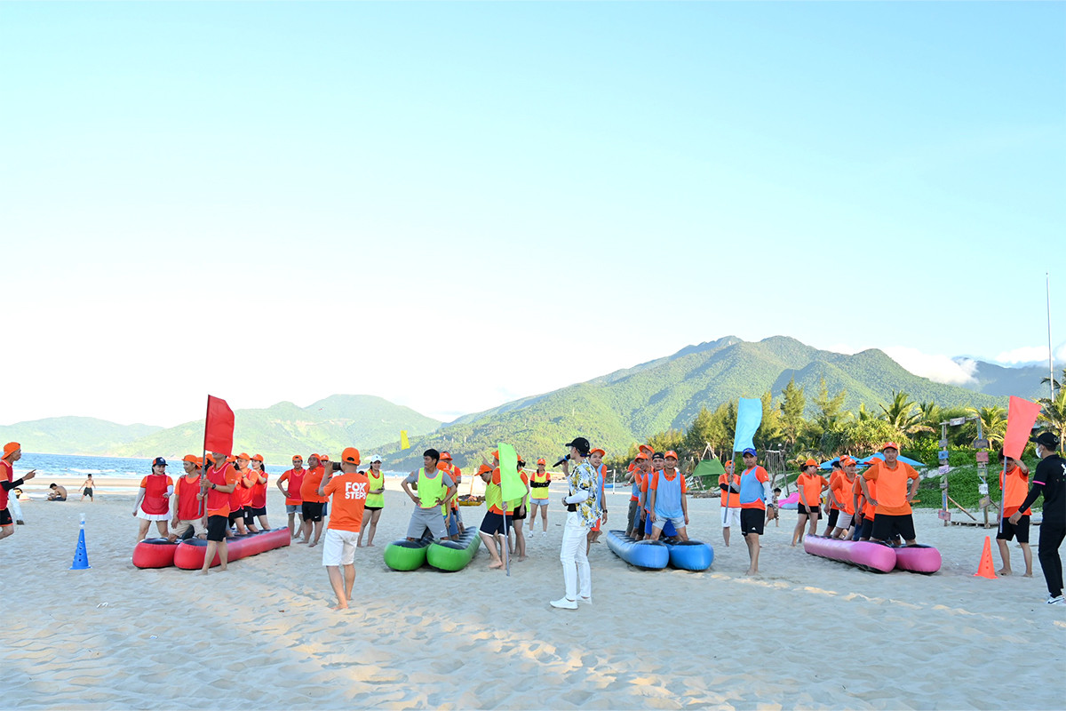 Teambuilding Đà Nẵng tại biển Lăng Cô Huế