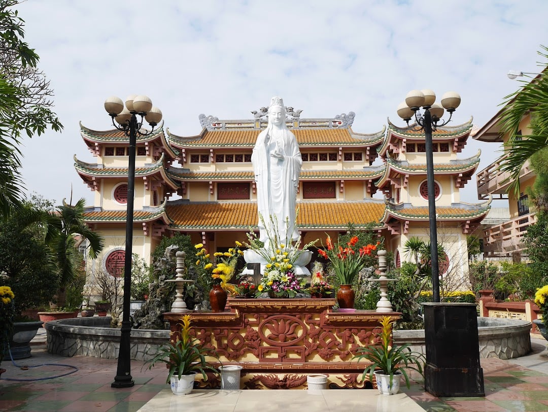 Chùa Phổ Đà là một trong những ngôi chùa ở Đà Nẵng, thường xuyên được du khách, phật tử ghé thăm