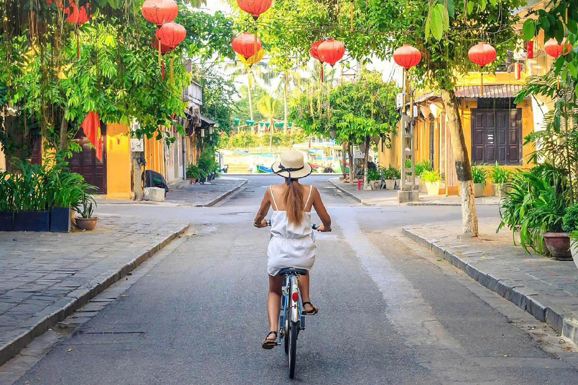 Theo chuyên trang du lịch nổi tiếng của Mỹ – Travel Off Path, Đà Nẵng và Hội An đã được vinh danh trong danh sách 5 điểm đến hàng đầu châu Á dành cho dân du mục kỹ thuật số với chi phí hợp lý nhất năm 2025.