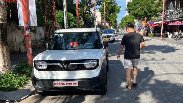 Bàn giao xe cho khách hàng