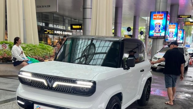 Bàn giao xe cho khách hàng