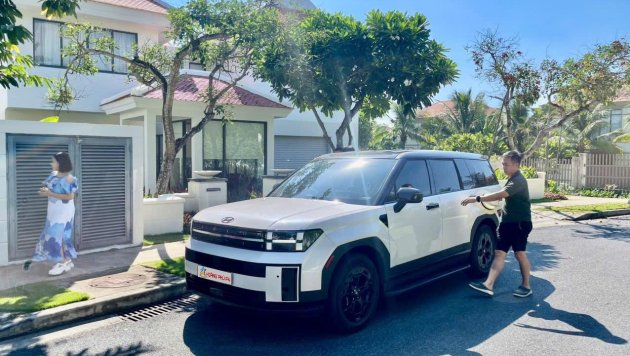 Kiểm tra xe trước khi thuê xe